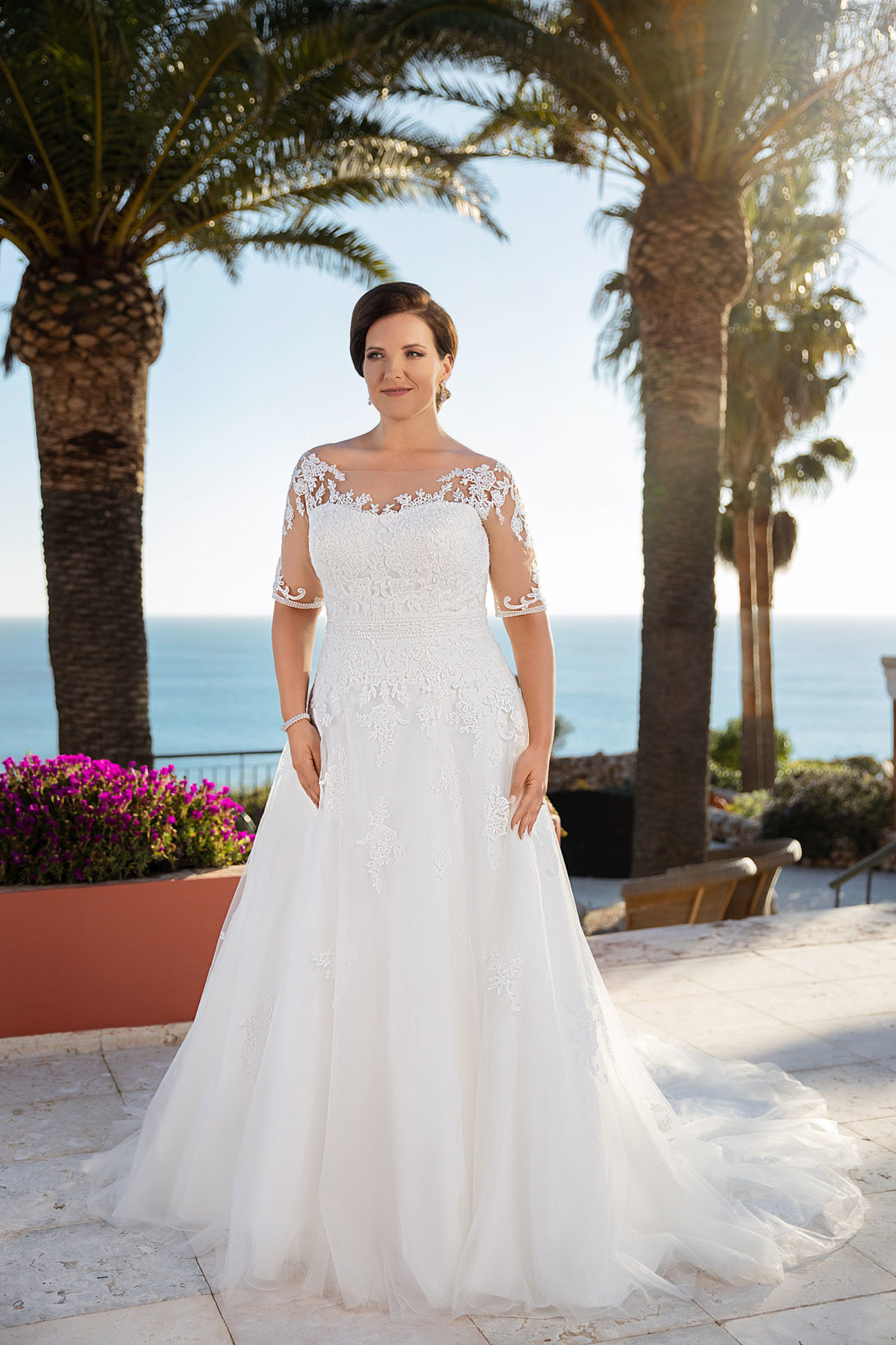 Brautkleider große Größen Miss Emily 2021 by Tres Chic 2021 Plus Size Brautkleid ME 21312 f Angelex Princess das Hochzeitshaus Brautmode Singen