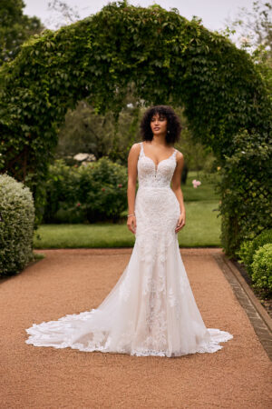 Mon Cheri Bridals 2024 Brautkleid Y3130 F23 Campaign Front Angelex Princess das Hochzeitshaus Brautmode in Singen