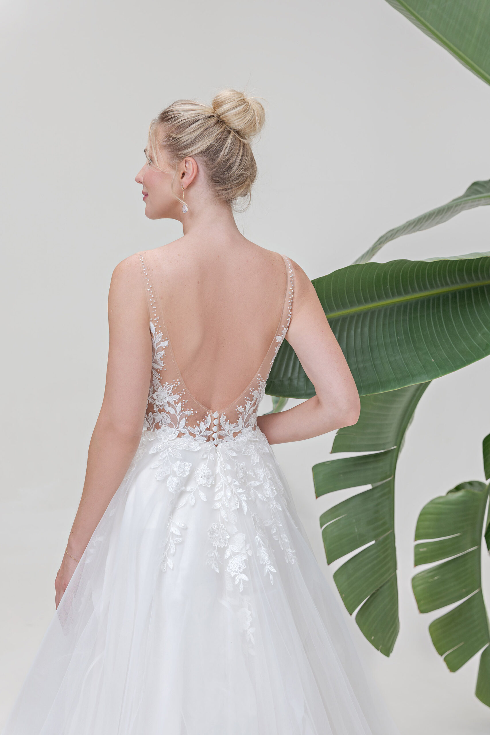 Amera Vera Kollektion 2025 Brautkleid B2505 (4) Angelex Princess Hochzeitshaus Brautmode Singen