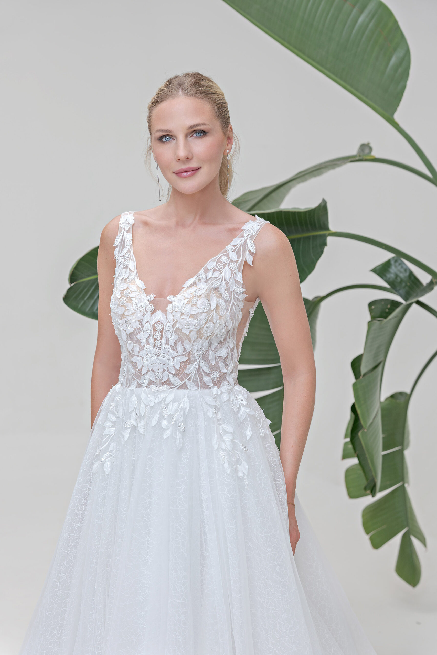 Amera Vera Kollektion 2025 Brautkleid B2510 (2) Angelex Princess Hochzeitshaus Brautmode Singen
