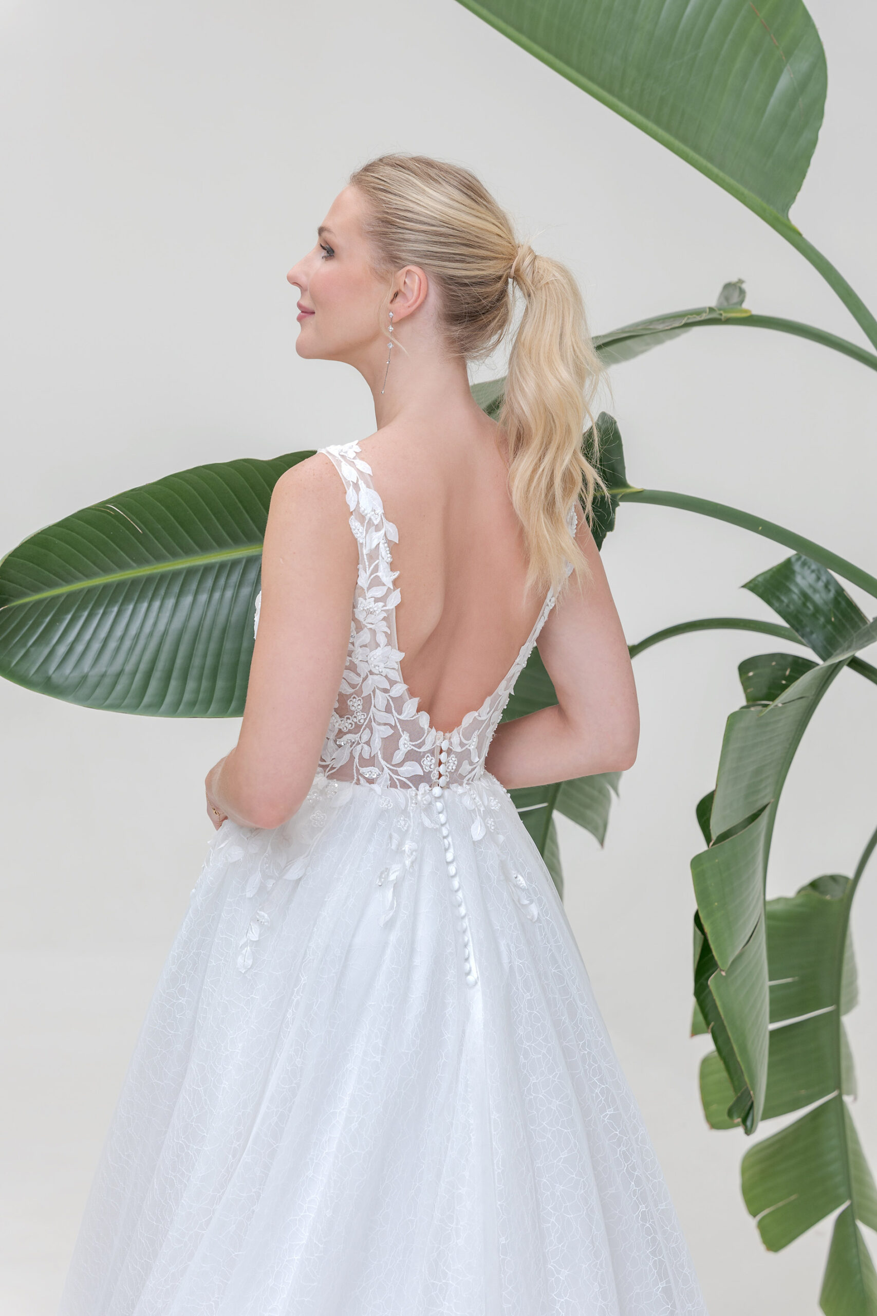 Amera Vera Kollektion 2025 Brautkleid B2510 (4) Angelex Princess Hochzeitshaus Brautmode Singen