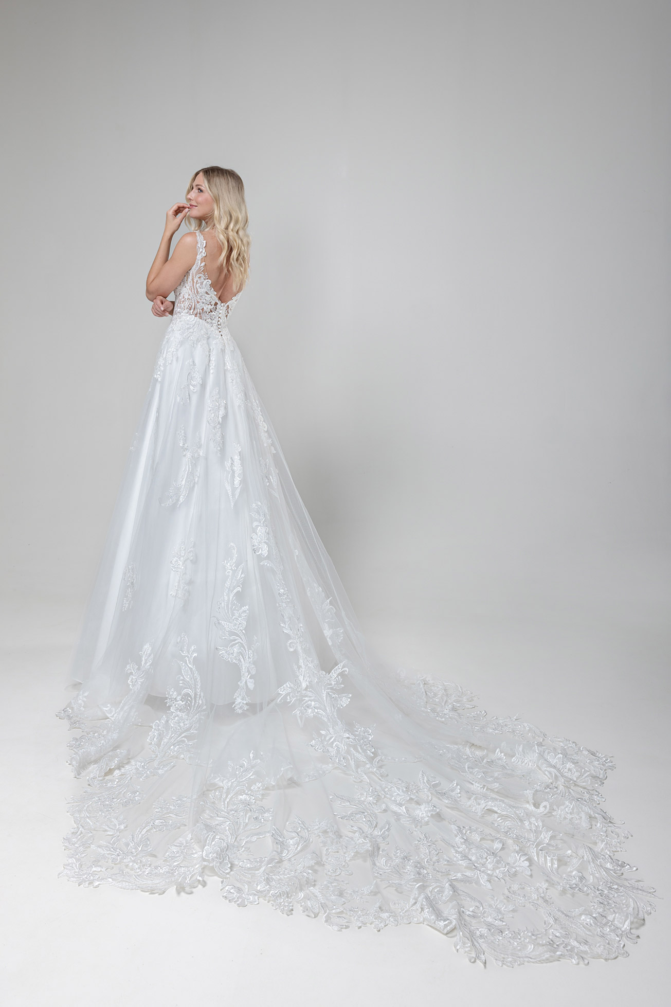 Miss Beautiful Bride Kollektion 2025 Brautkleid MGB186 (3) Angelex Princess Hochzeitshaus Brautmode Singen